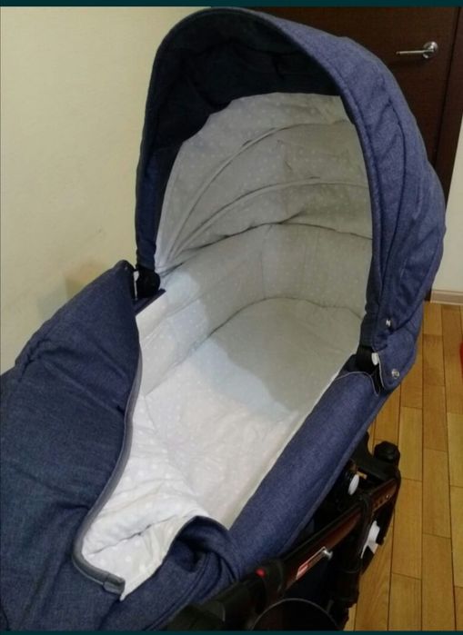 Продам коляску Lonex