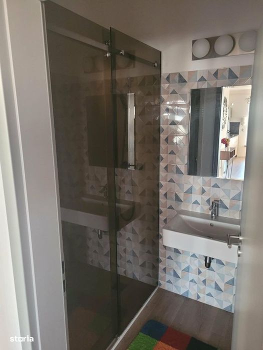 Inchiriez apartament 3 camere LUX –  strada Toporasi