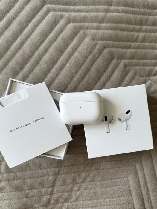 Кейс AirPods pro