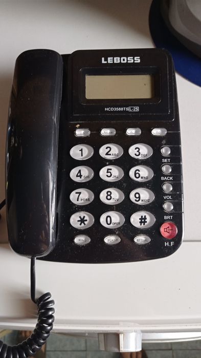 Продаю два кнопочных телефона.