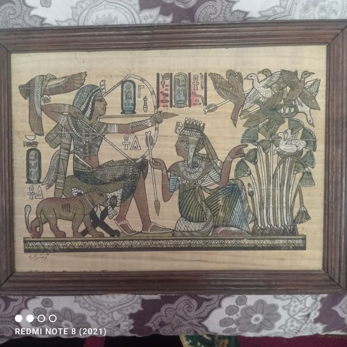 Фреска Папирус.Тотомхамон в деревянном рамке.красиво смотрит для гости