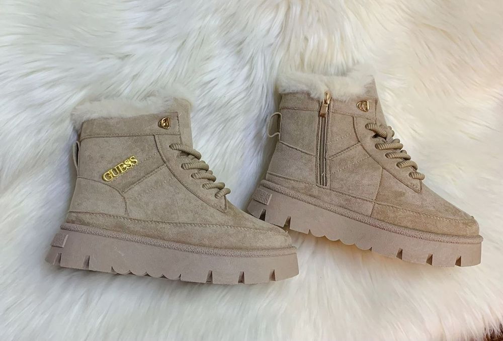 Ugg-uri diferite modele
