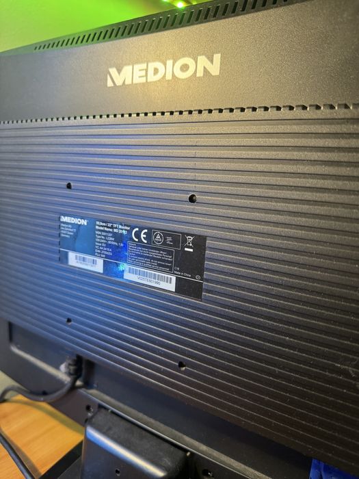 Vand Monitor Medion 22”