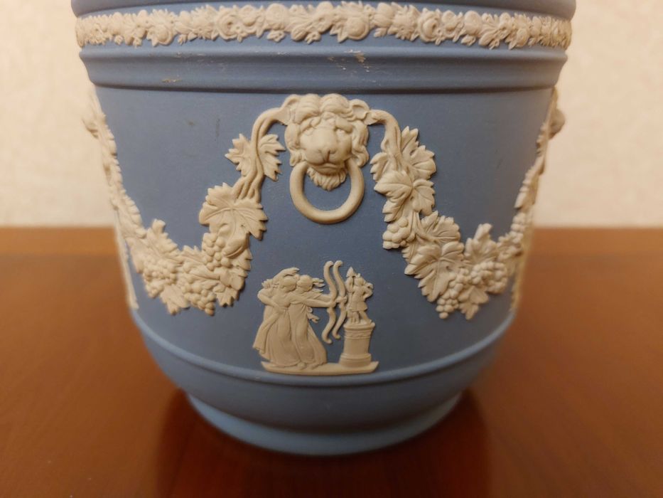 Set jardiniera & Vaza Wedgwood Jasperware