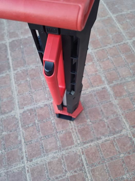 Milwaukee M18 SAL- LED фенер прожектор