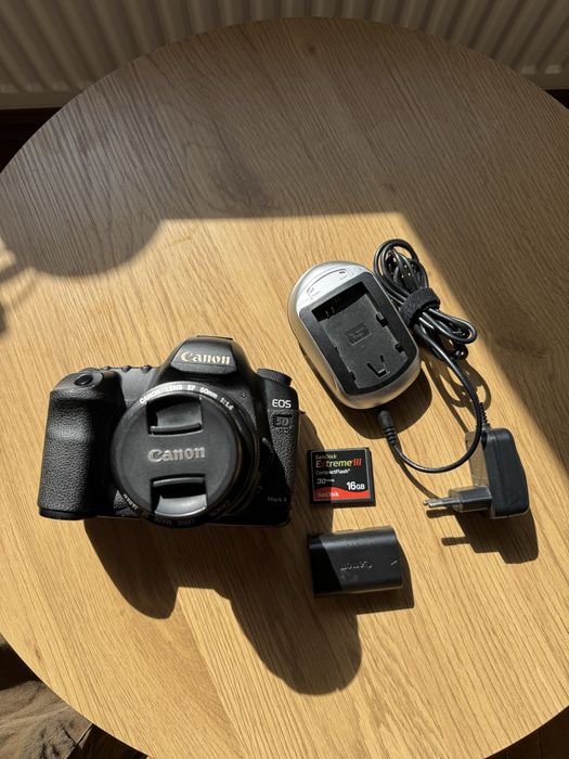 Canon 5Dmkii + 50mm f1.4