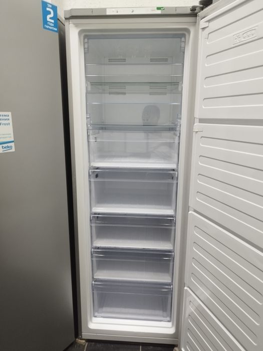 Продам морозильную камеру 290л