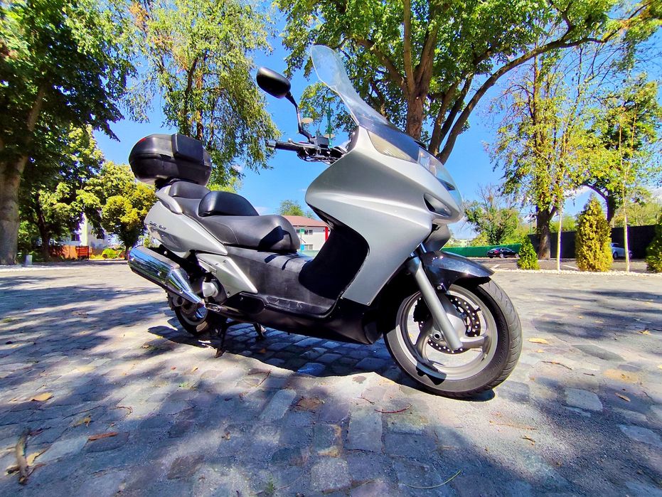 Honda silver wing 600