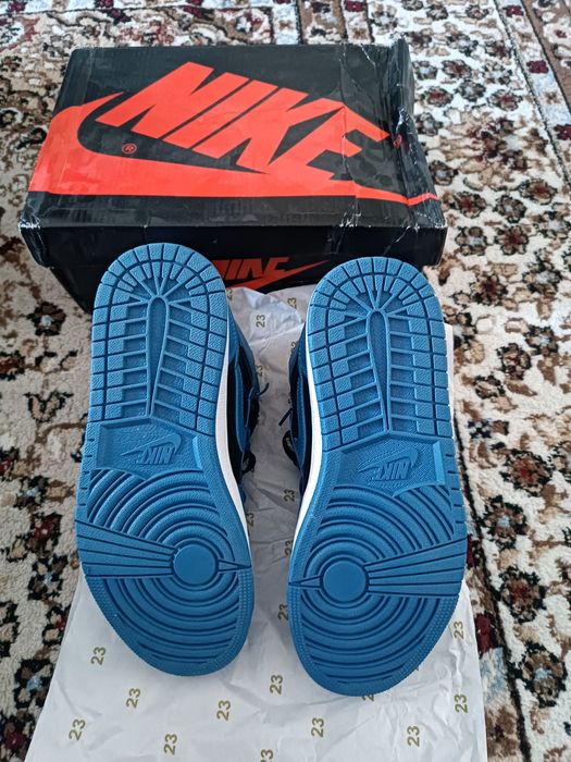 Кроссовки Nike air jordan 1