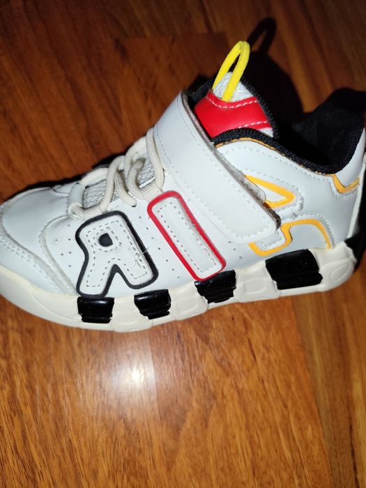 Adidasii Nike Uptempo copii marimea 32