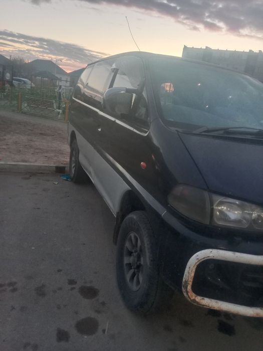 Митсубиси делика.