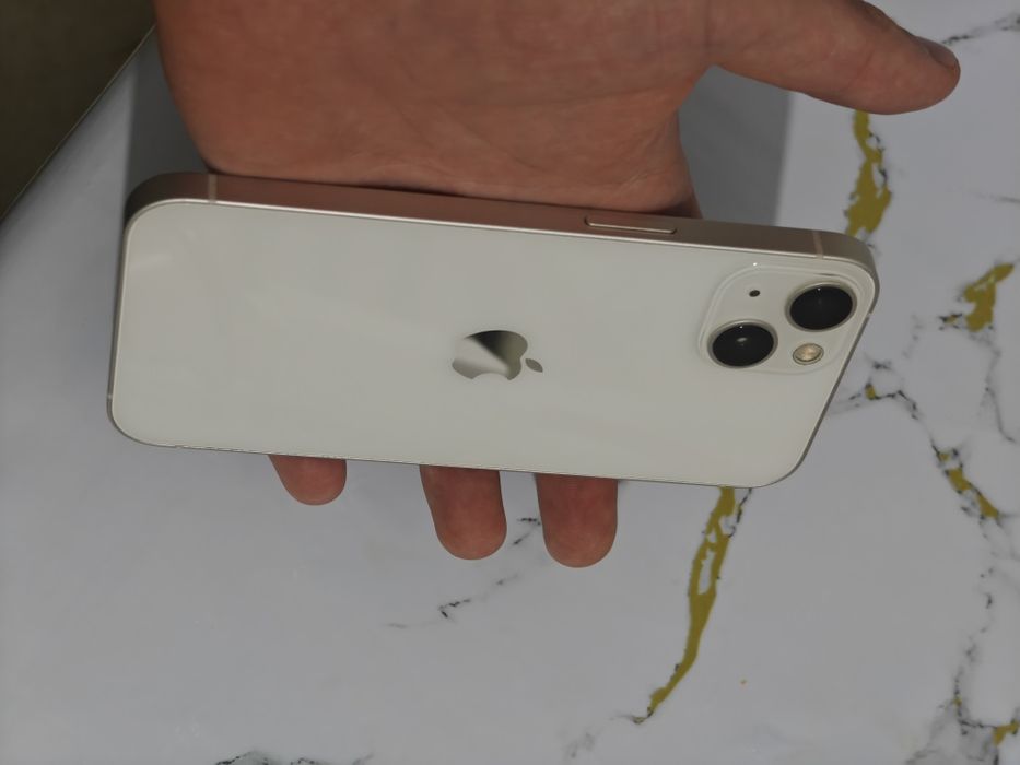 iPhone 13, 128гб в белом цвете