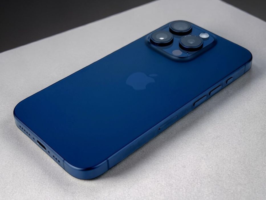 Apple iPhone 15 Pro 128GB Blue Отличен