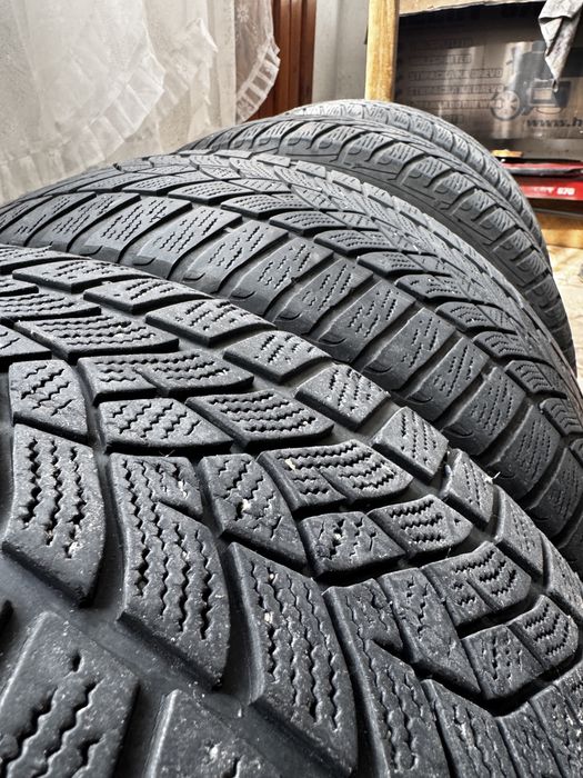 225/50/17 Зимни гуми Goodyear UGP+ 4 бр.