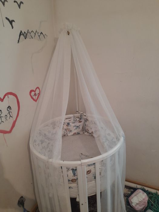 Кровать в хорошем состоянии