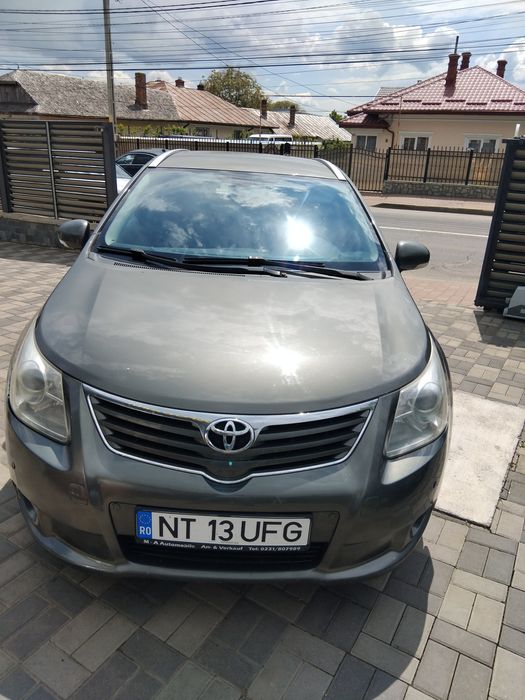 Vand Toyota Avensis Break 2009, stare buna