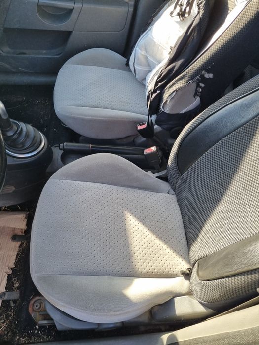 Ford Fiesta 2003 - Se vinde ÎNTREAGĂ pentru piese / donatoare