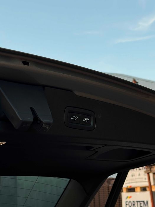 Volvo V60 2.0 T6 AWD Plug-In Hybrid 253 CP