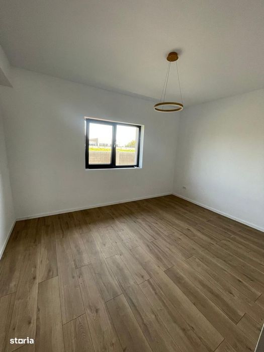 COMISION 0|Casă Nouă cu 4 Camere | Potențial de Mansardare!