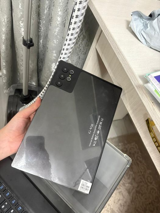 Продам планшет с часами