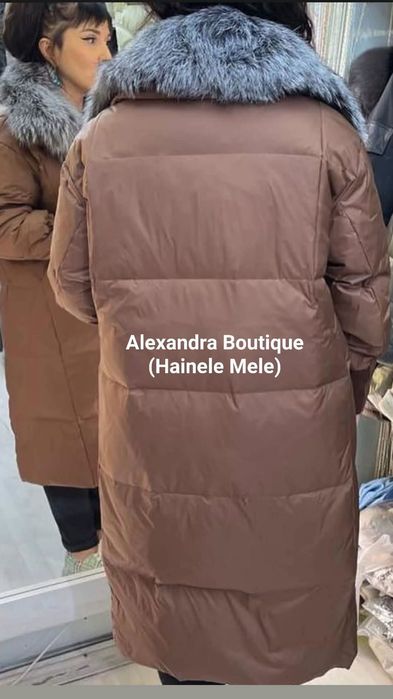 Geaca umpluta cu puf de gasca accesorizata cu blana naturala de vulpe