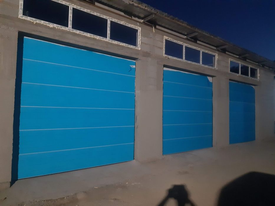 Секционные ворота