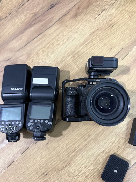 Sony a7 III bundle ( obiectiv tamron 28-75 , stative + blitz godox , trepied )