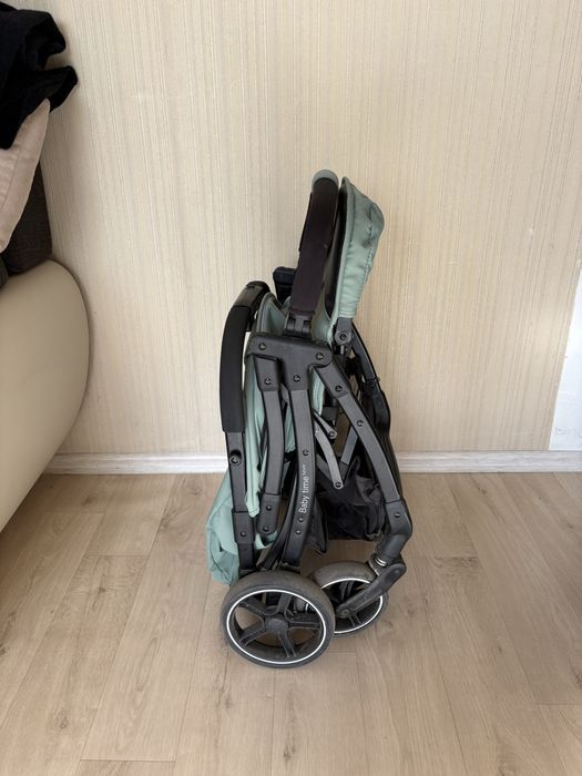 Коляска прогулочная