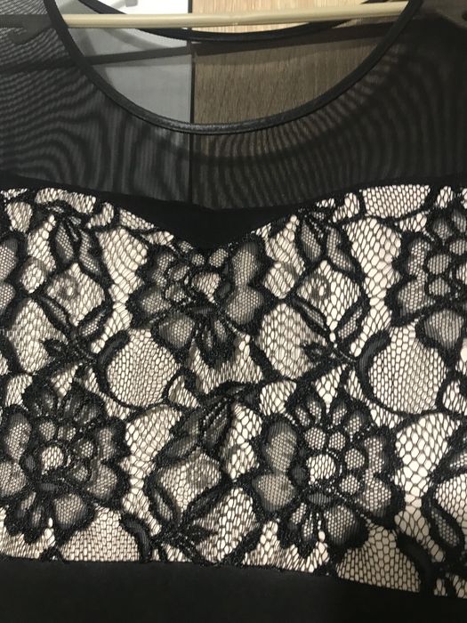 Черна рокля с дантела