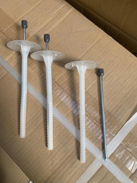 DIBLU CUI METALIC 10x160=1.1 lei/buc; 10x180=1.2lei/buc