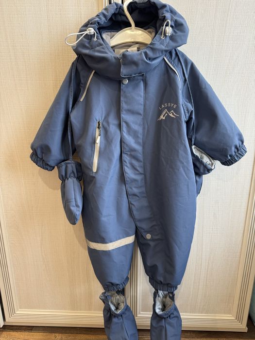 Продам детские комбинезоны