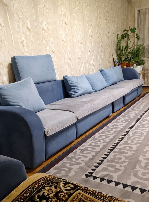 Продам Диван 4 метра срочно
