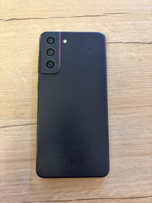 Продается Samsung S21 FE