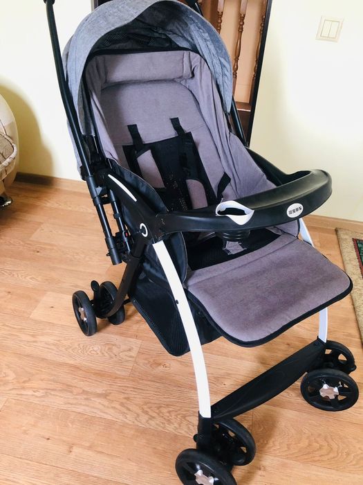 Каляска прогулочная