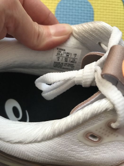 Оригинални дамски маратонки Asics Kayano 32