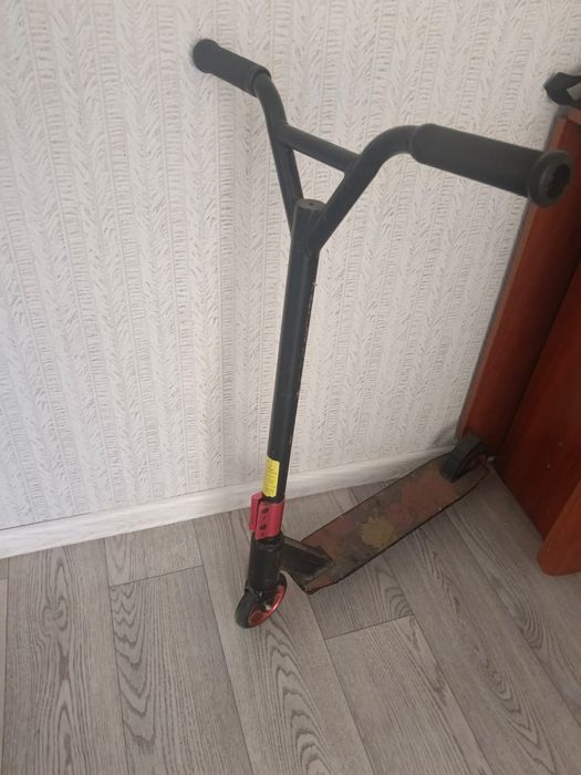Продам самокат трюковый