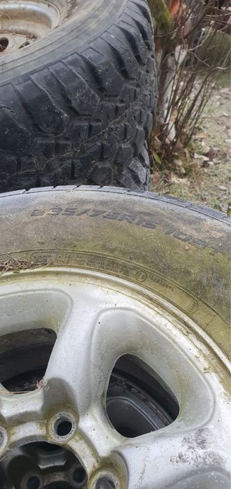 Vănd cauciucuri cu jante