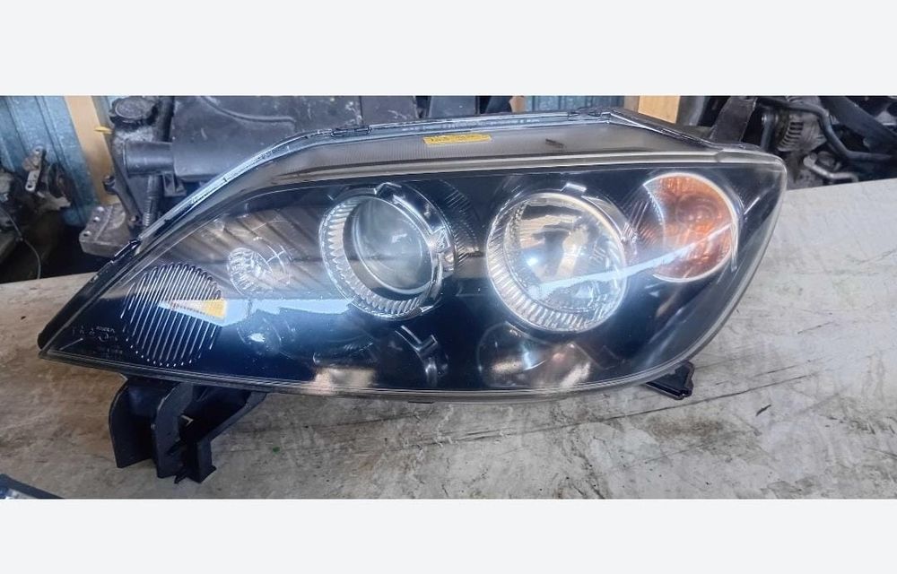 Far Stanga Mazda 2 cu Lupa Volan Stanga