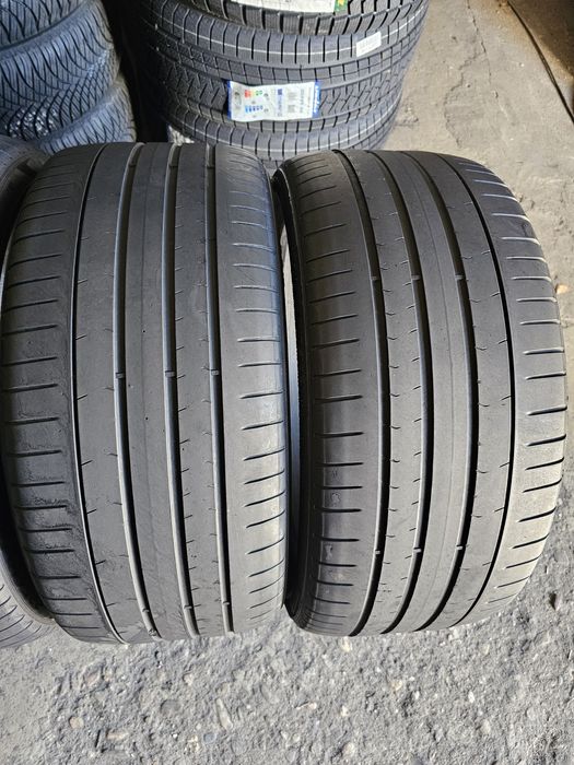 4 anvelope vara 2x255 35 19 si 2x225 40 19 Pirelli Runflat.