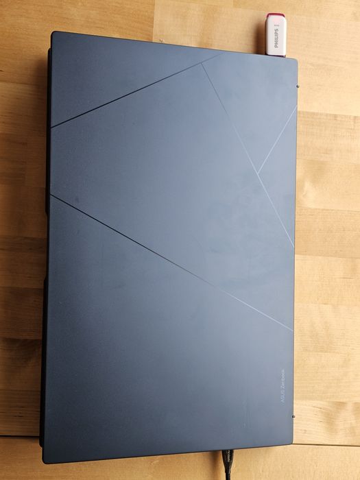 Лаптоп Asus Zenbook 15, Ryzen 5, 16 GB DDR5, 500GB