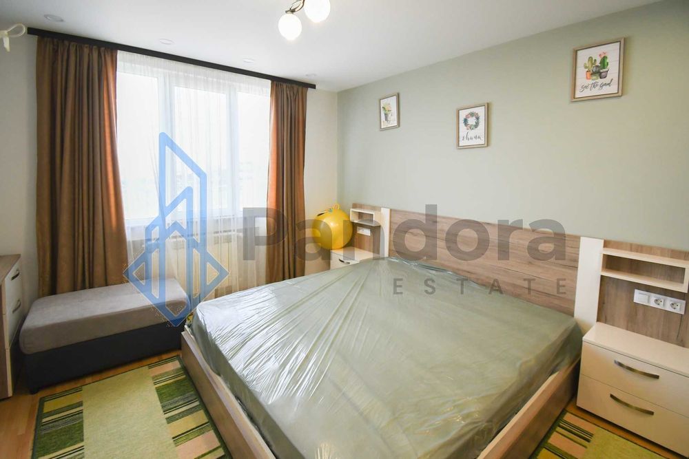 Тристаен , Младост 1 ЛУКС