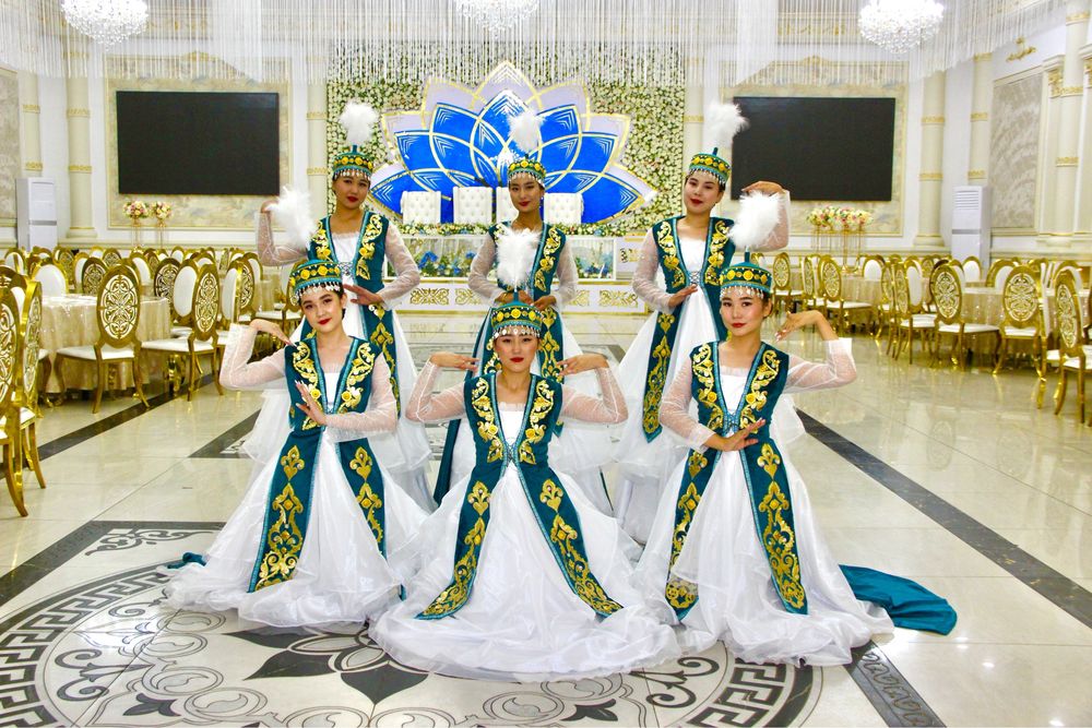 Танцевальные костюмы.