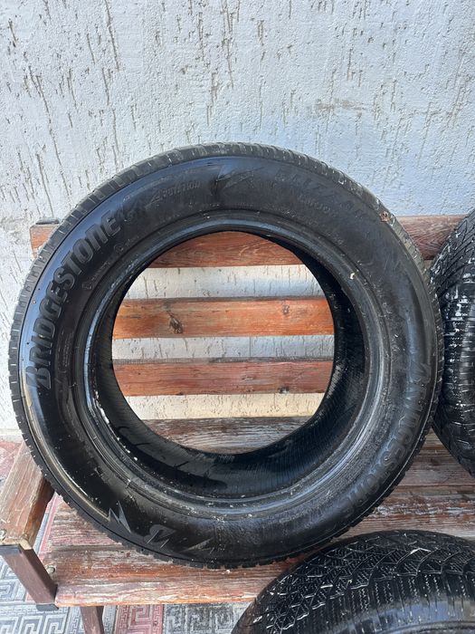 Комплект зимних шин Bridgestone