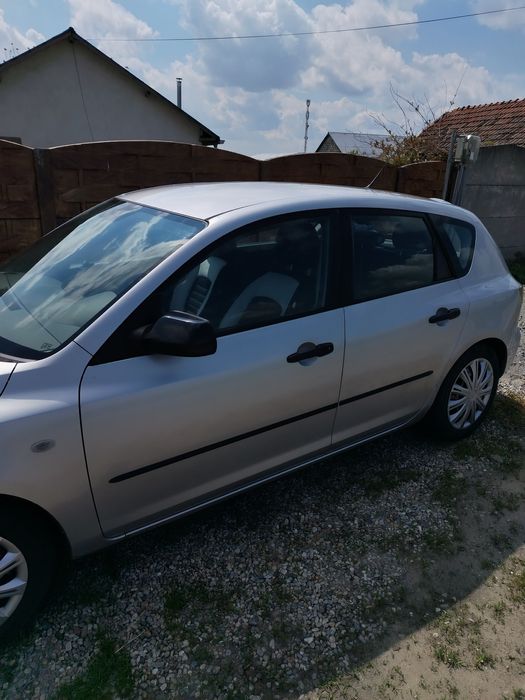 Vînd Mazda 3 2005