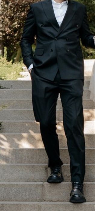 Costum elegant barbatesc
