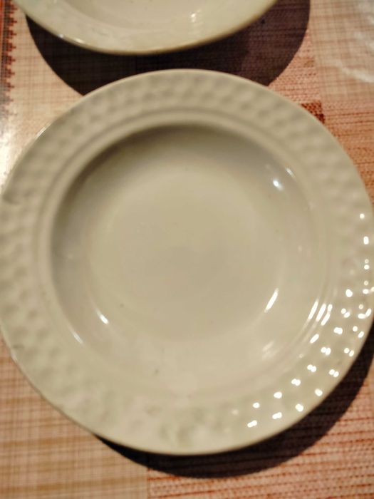 Български Порцеланови чинии дълбоки.