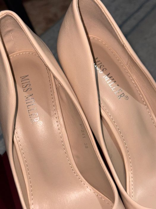 Женские туфли 38 р.