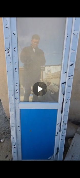 Пластиковый дверь