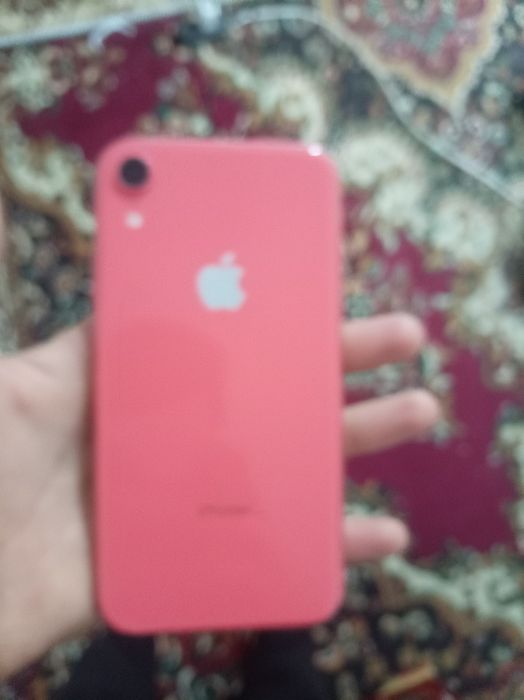 Iphone xr bor 75 yomkist 256 xotra aybi batareka ketgan 650min kam bor