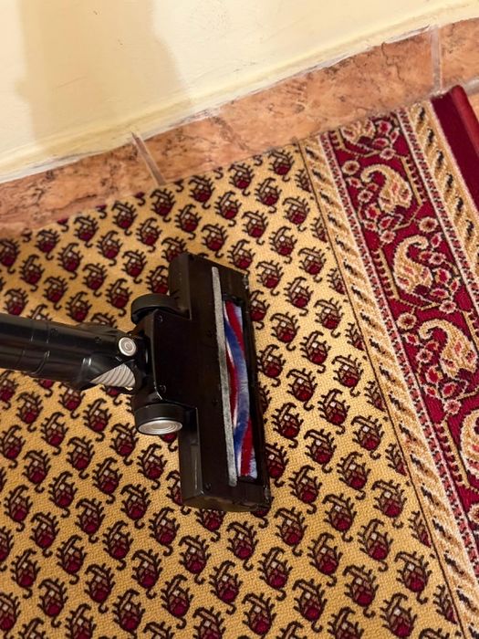 Aspirator Vertical Cu Perie Rotativă Pe Acumultator